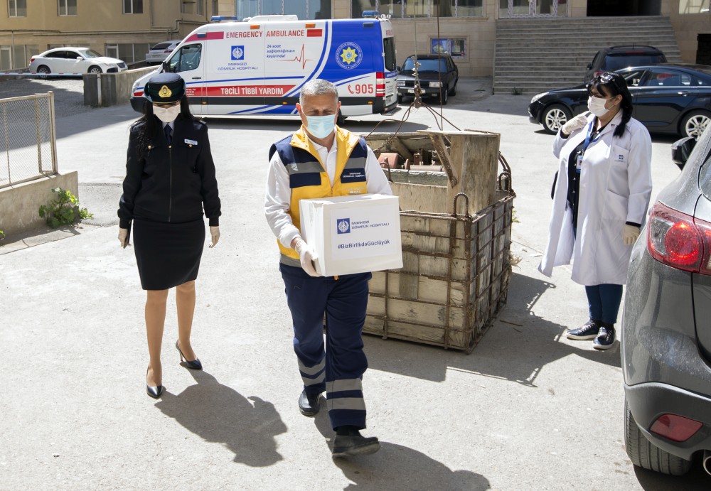 Mərkəzi Gömrük Hospitalından aztəminatlı ailələrə yardım - FOTOLAR